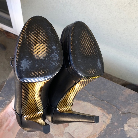 Chanel platform lace up ankle booties - Picture 8 of 8